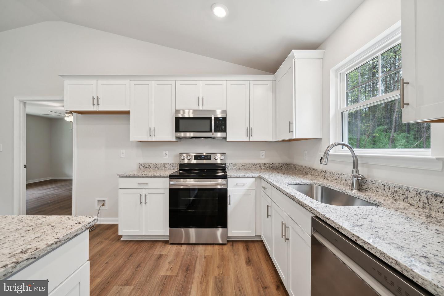 106 E SUNRISE DR, WARSAW, Virginia 22572, 3 Bedrooms Bedrooms, 8 Rooms Rooms,2 BathroomsBathrooms,Residential,For sale,106 E SUNRISE DR,VARV2000500 MLS # VARV2000500