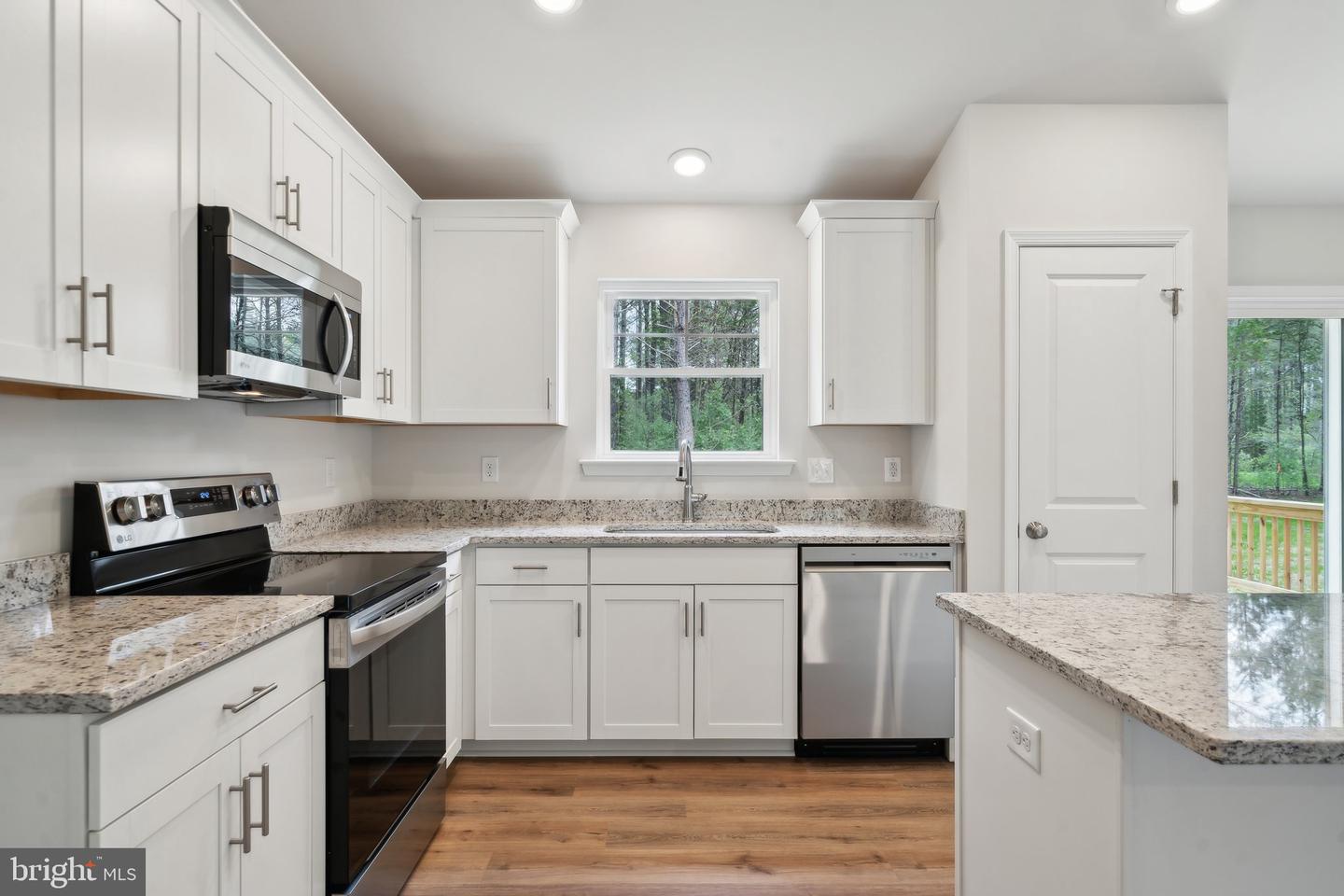 106 E SUNRISE DR, WARSAW, Virginia 22572, 3 Bedrooms Bedrooms, 8 Rooms Rooms,2 BathroomsBathrooms,Residential,For sale,106 E SUNRISE DR,VARV2000500 MLS # VARV2000500