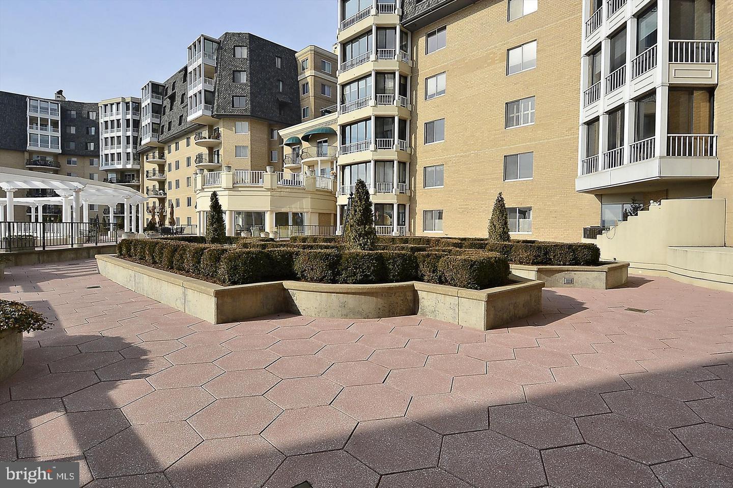 1250 S WASHINGTON ST S #207, ALEXANDRIA, Virginia 22314, 1 Bedroom Bedrooms, 4 Rooms Rooms,1 BathroomBathrooms,Residential,For sale,1250 S WASHINGTON ST S #207,VAAX2045230 MLS # VAAX2045230