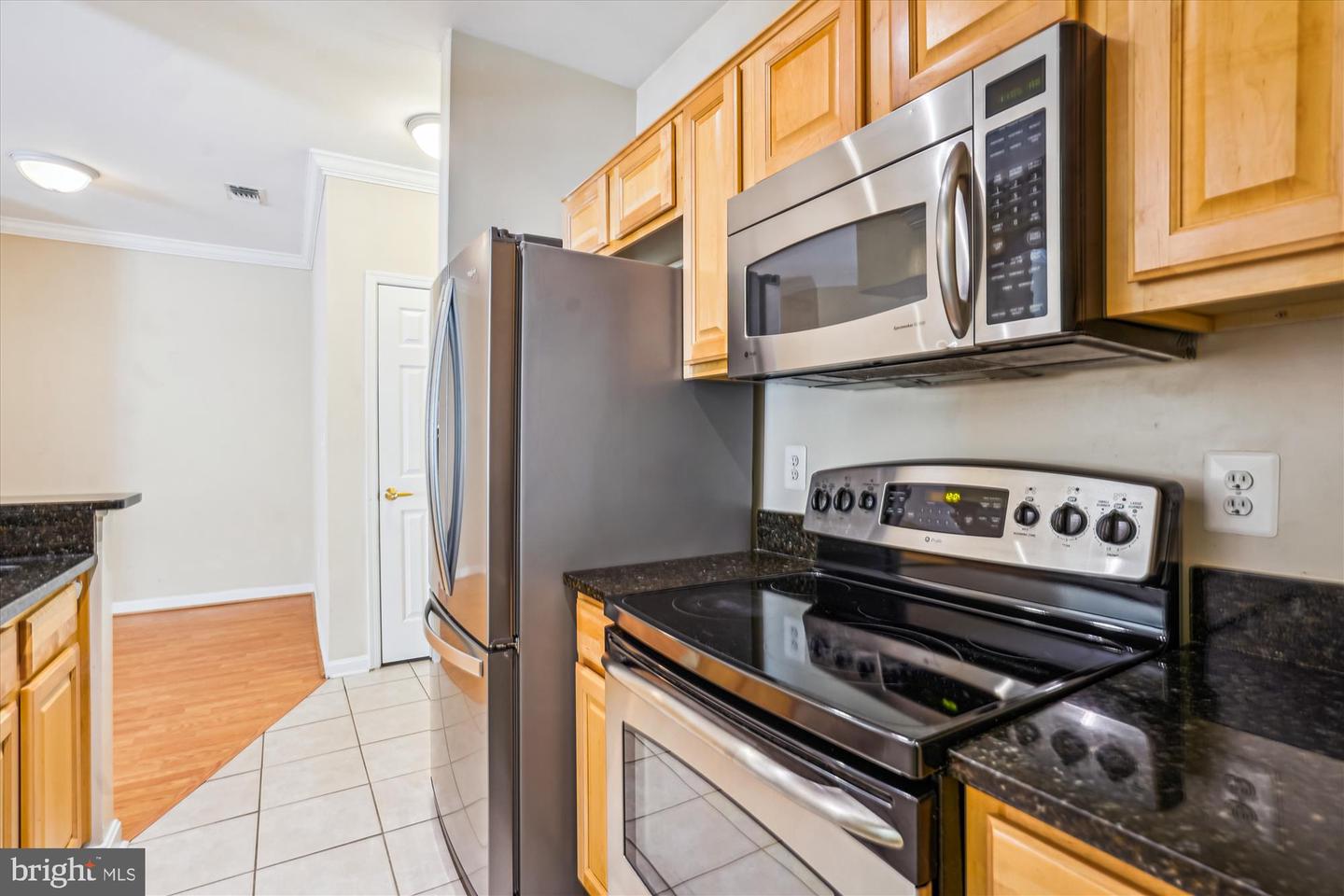 4551 STRUTFIELD LN #4132, ALEXANDRIA, Virginia 22311, 2 Bedrooms Bedrooms, ,2 BathroomsBathrooms,Residential,For sale,4551 STRUTFIELD LN #4132,VAAX2045232 MLS # VAAX2045232