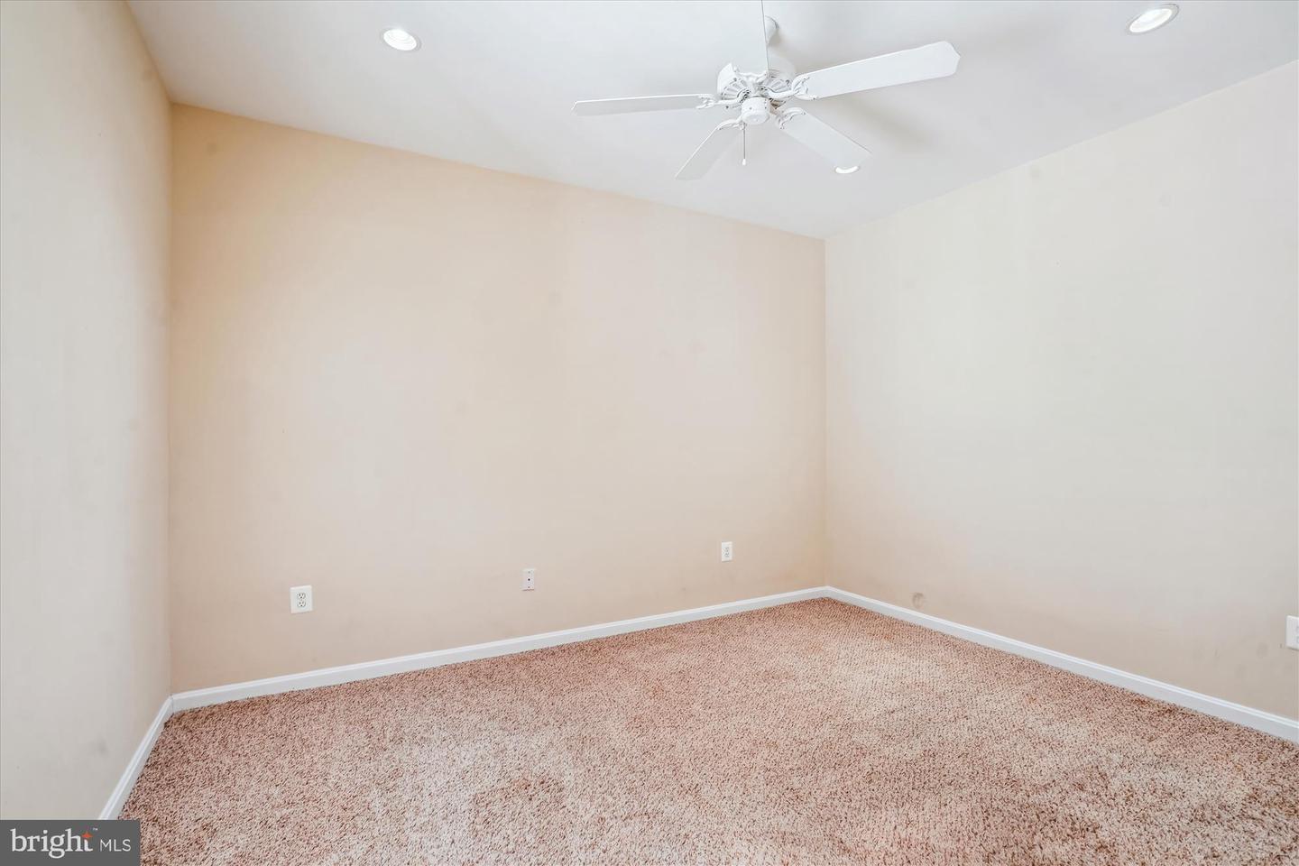 4551 STRUTFIELD LN #4132, ALEXANDRIA, Virginia 22311, 2 Bedrooms Bedrooms, ,2 BathroomsBathrooms,Residential,For sale,4551 STRUTFIELD LN #4132,VAAX2045232 MLS # VAAX2045232