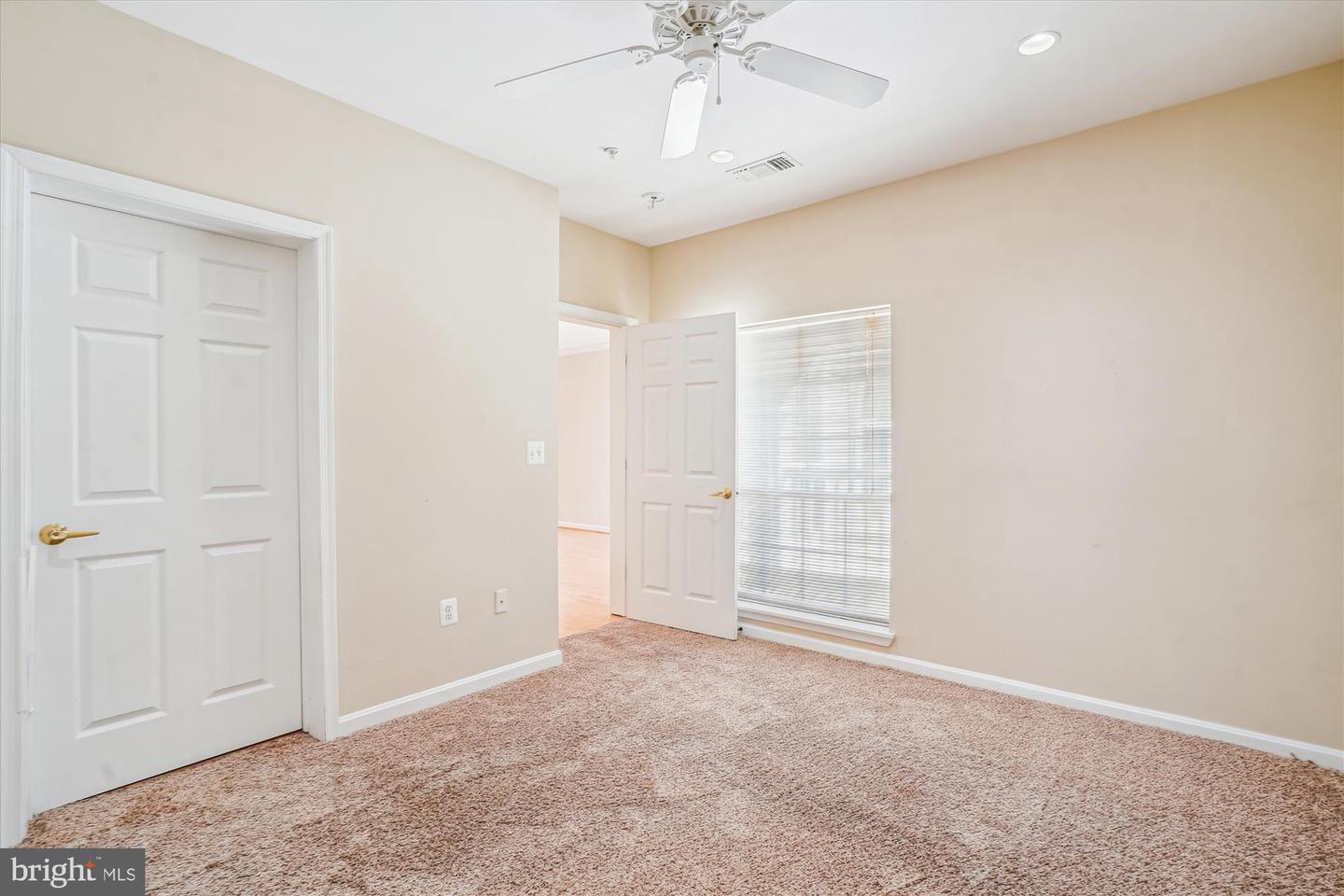 4551 STRUTFIELD LN #4132, ALEXANDRIA, Virginia 22311, 2 Bedrooms Bedrooms, ,2 BathroomsBathrooms,Residential,For sale,4551 STRUTFIELD LN #4132,VAAX2045232 MLS # VAAX2045232