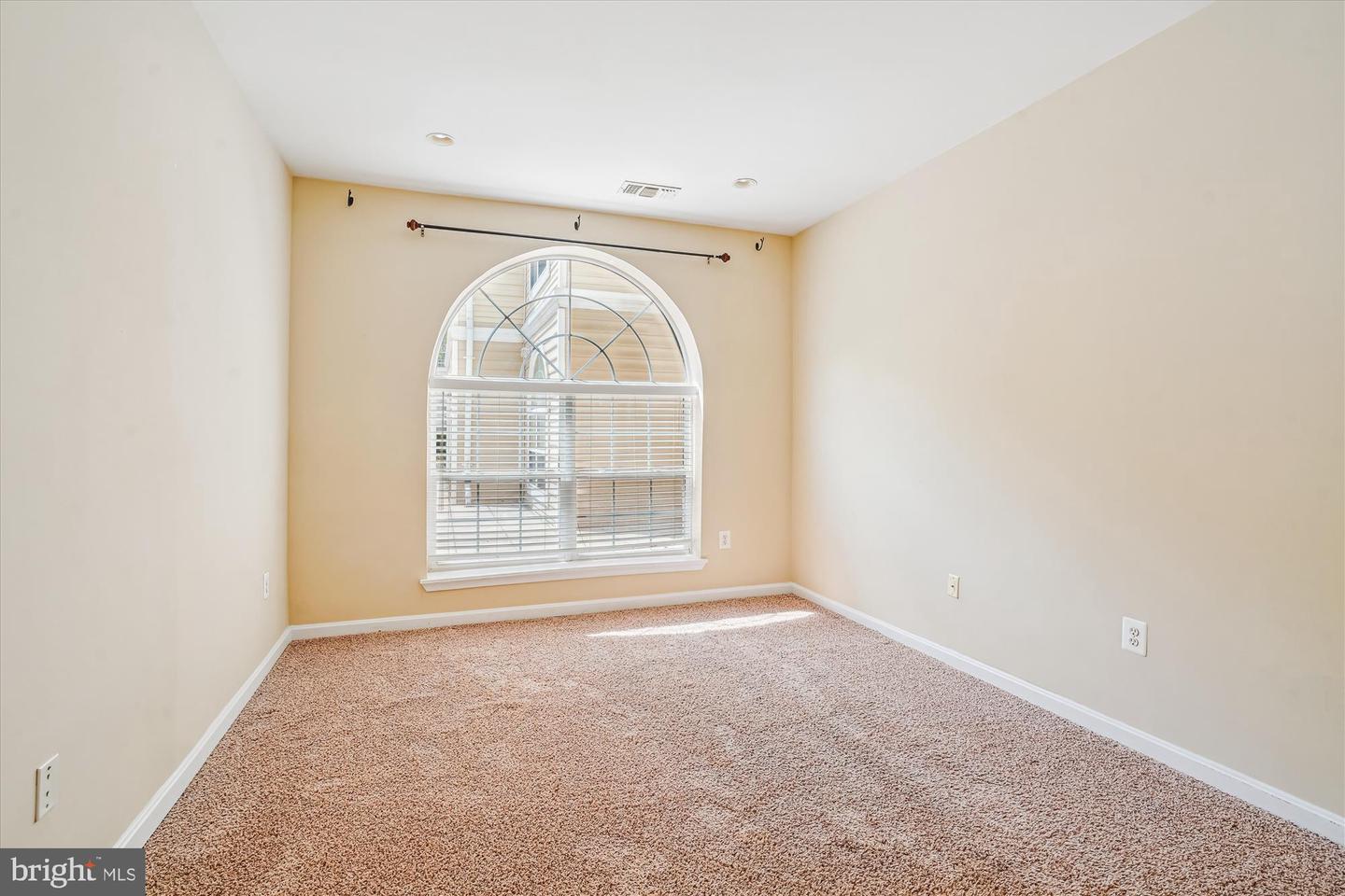 4551 STRUTFIELD LN #4132, ALEXANDRIA, Virginia 22311, 2 Bedrooms Bedrooms, ,2 BathroomsBathrooms,Residential,For sale,4551 STRUTFIELD LN #4132,VAAX2045232 MLS # VAAX2045232