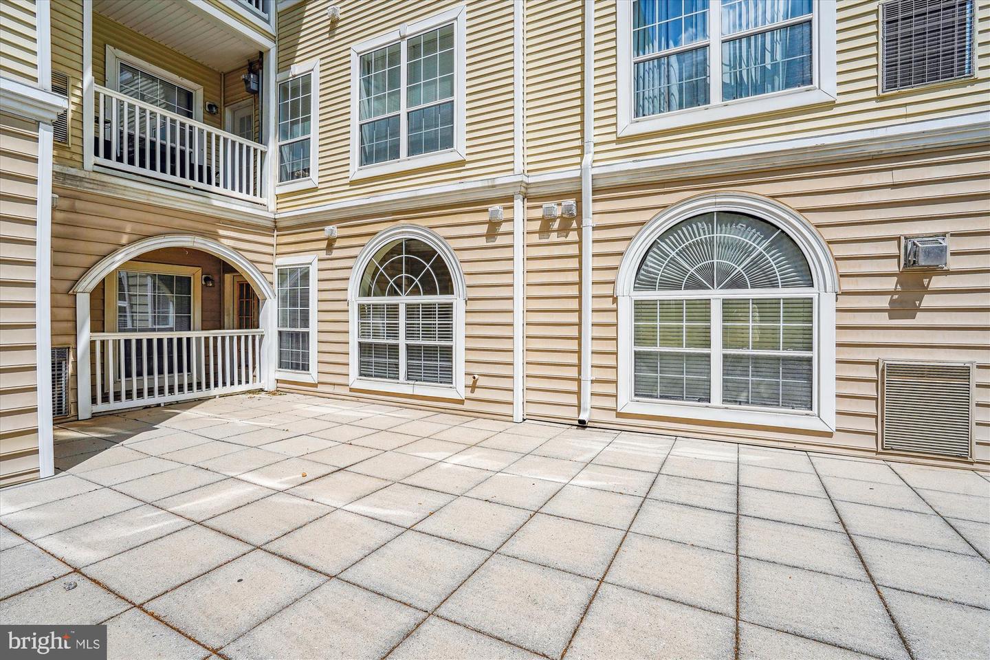 4551 STRUTFIELD LN #4132, ALEXANDRIA, Virginia 22311, 2 Bedrooms Bedrooms, ,2 BathroomsBathrooms,Residential,For sale,4551 STRUTFIELD LN #4132,VAAX2045232 MLS # VAAX2045232