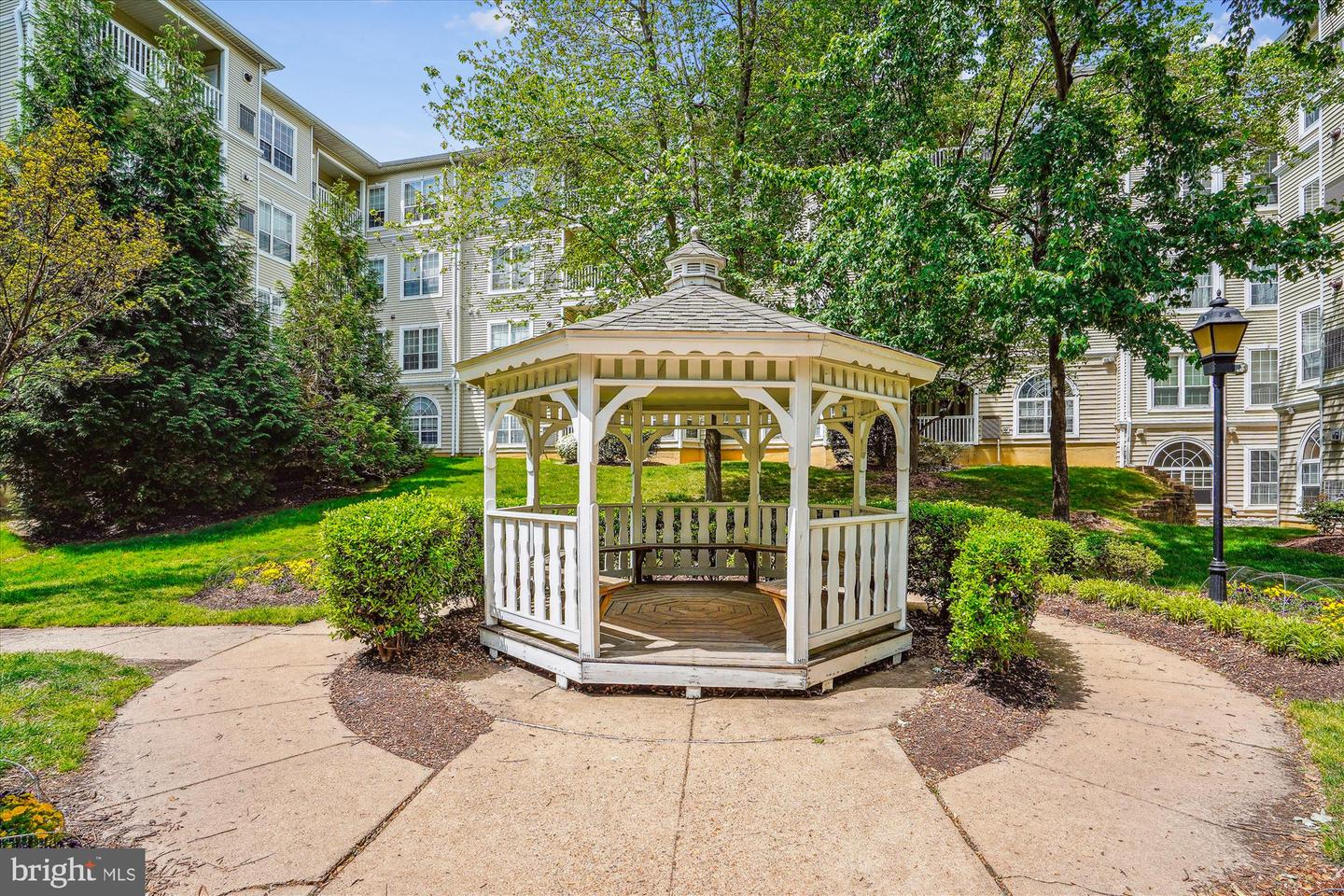 4551 STRUTFIELD LN #4132, ALEXANDRIA, Virginia 22311, 2 Bedrooms Bedrooms, ,2 BathroomsBathrooms,Residential,For sale,4551 STRUTFIELD LN #4132,VAAX2045232 MLS # VAAX2045232