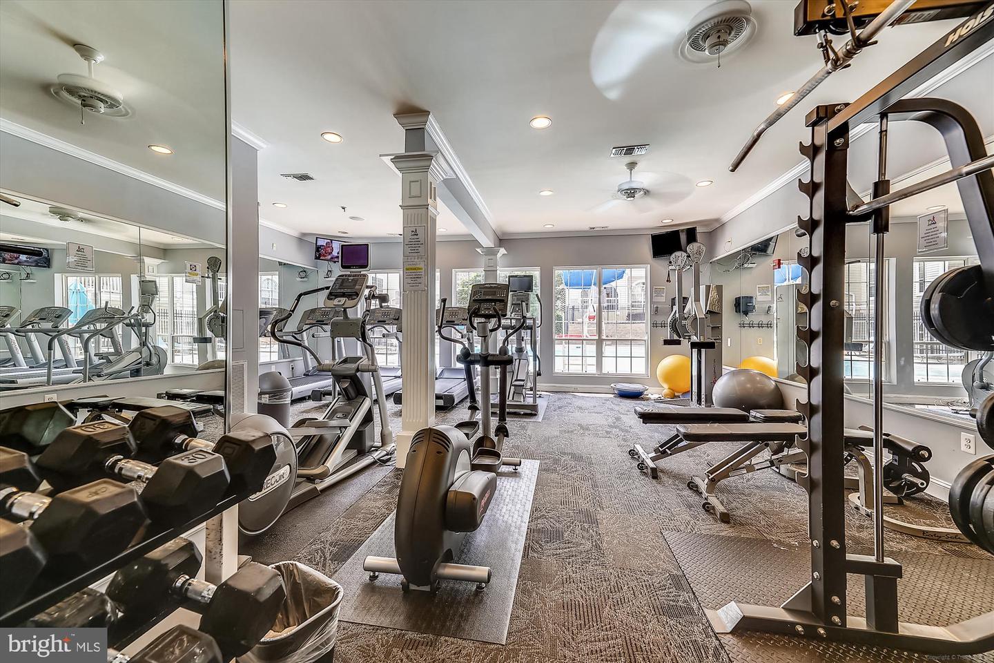 4551 STRUTFIELD LN #4132, ALEXANDRIA, Virginia 22311, 2 Bedrooms Bedrooms, ,2 BathroomsBathrooms,Residential,For sale,4551 STRUTFIELD LN #4132,VAAX2045232 MLS # VAAX2045232