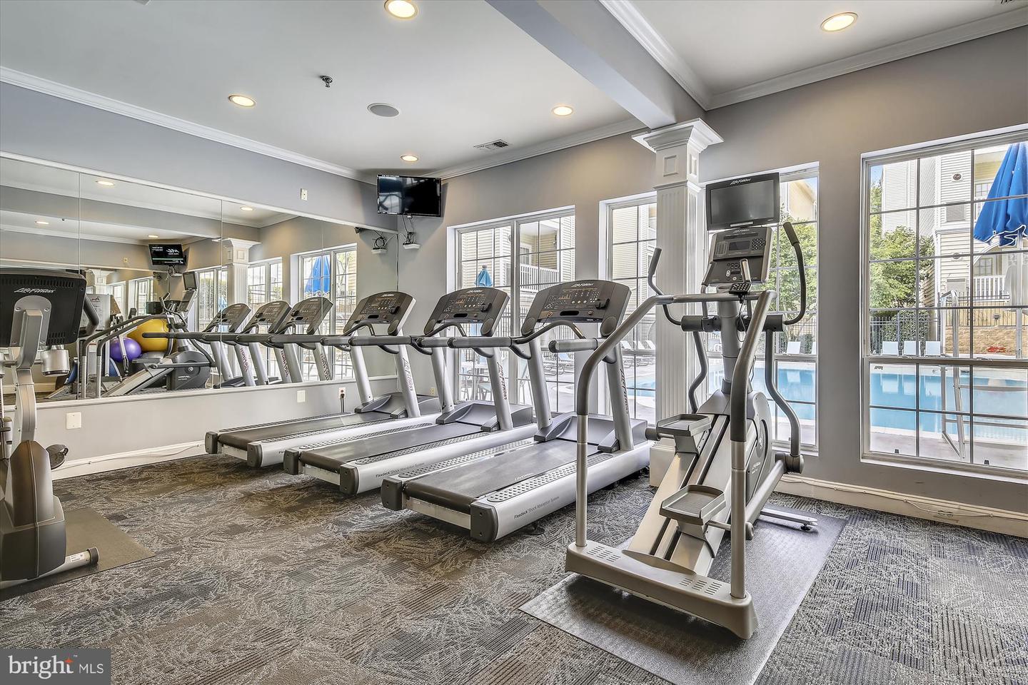 4551 STRUTFIELD LN #4132, ALEXANDRIA, Virginia 22311, 2 Bedrooms Bedrooms, ,2 BathroomsBathrooms,Residential,For sale,4551 STRUTFIELD LN #4132,VAAX2045232 MLS # VAAX2045232