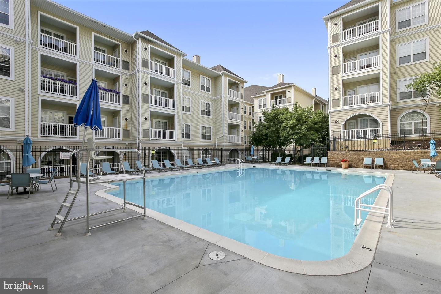 4551 STRUTFIELD LN #4132, ALEXANDRIA, Virginia 22311, 2 Bedrooms Bedrooms, ,2 BathroomsBathrooms,Residential,For sale,4551 STRUTFIELD LN #4132,VAAX2045232 MLS # VAAX2045232