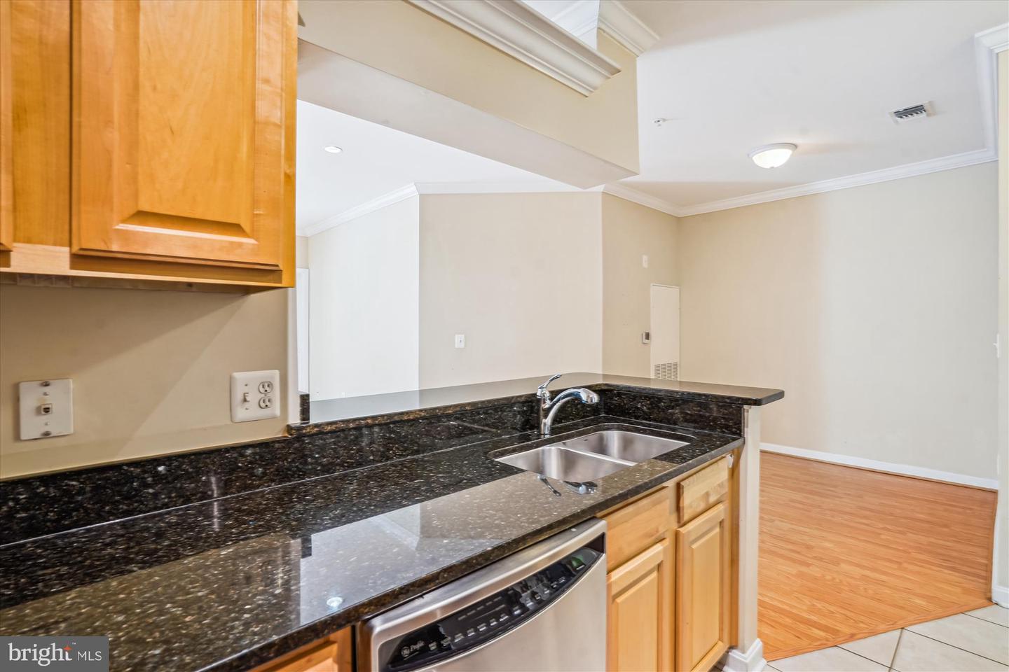4551 STRUTFIELD LN #4132, ALEXANDRIA, Virginia 22311, 2 Bedrooms Bedrooms, ,2 BathroomsBathrooms,Residential,For sale,4551 STRUTFIELD LN #4132,VAAX2045232 MLS # VAAX2045232