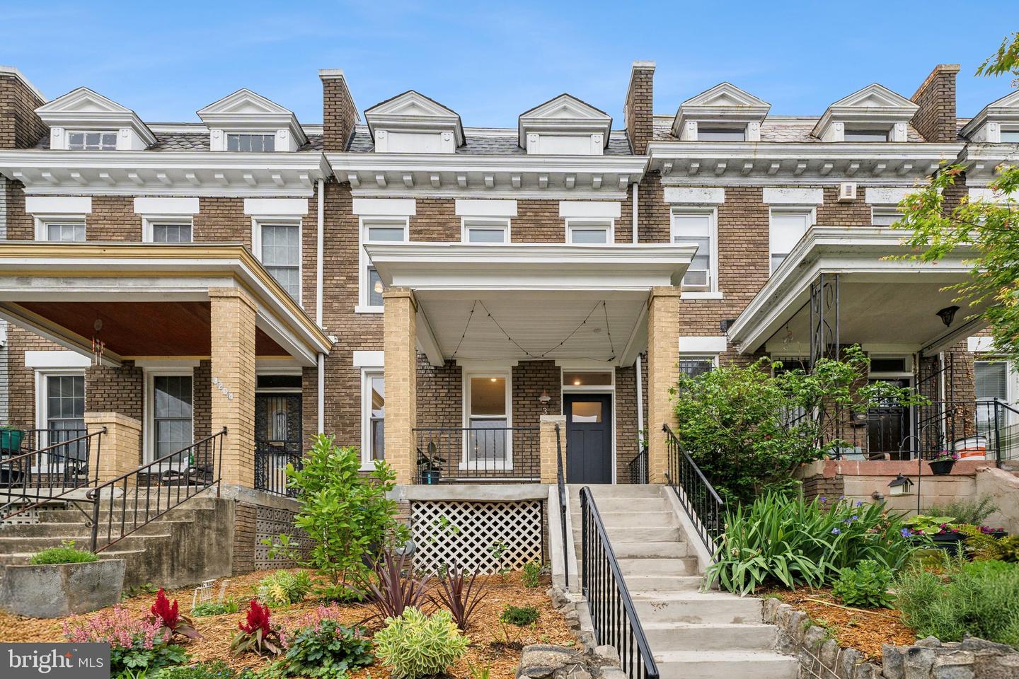3206 WARDER ST NW, WASHINGTON, District Of Columbia 20010, 4 Bedrooms Bedrooms, ,3 BathroomsBathrooms,Residential,For sale,3206 WARDER ST NW,DCDC2200162 MLS # DCDC2200162