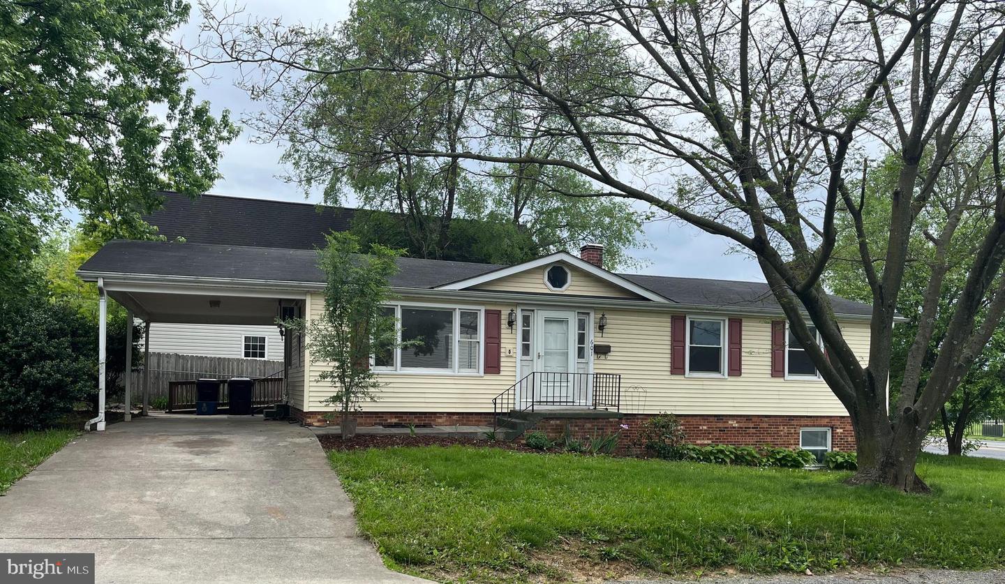 601 GROVE ST, WINCHESTER, Virginia 22601, 5 Bedrooms Bedrooms, ,2 BathroomsBathrooms,Residential,For sale,601 GROVE ST,VAWI2007670 MLS # VAWI2007670
