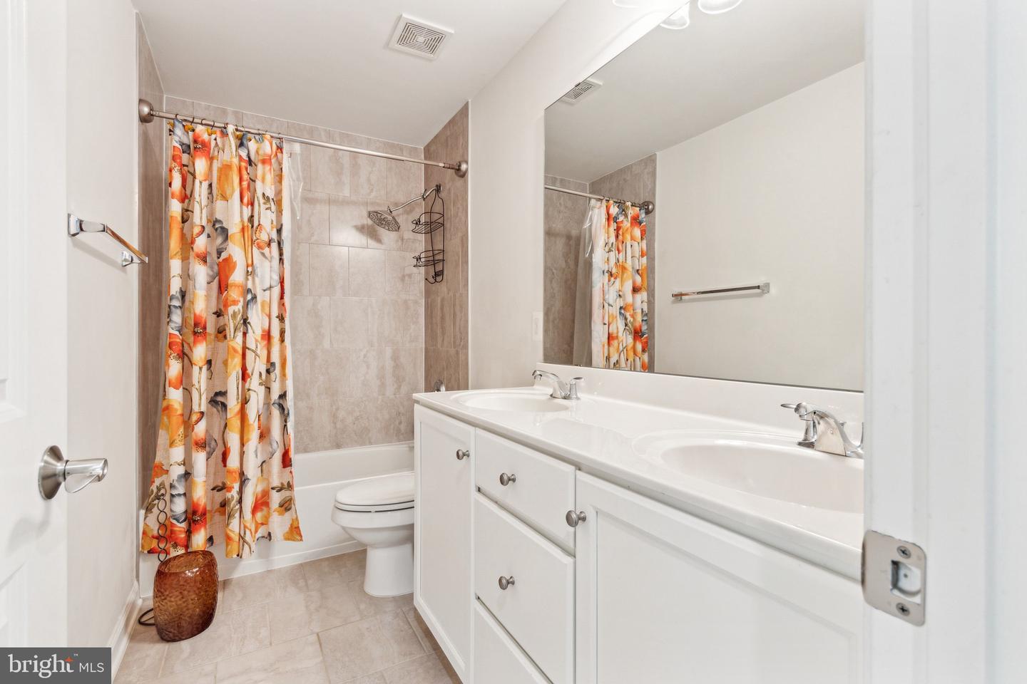 213 FOXGLOVE WAY, STAFFORD, Virginia 22554, 5 Bedrooms Bedrooms, ,3 BathroomsBathrooms,Residential,For sale,213 FOXGLOVE WAY,VAST2038740 MLS # VAST2038740