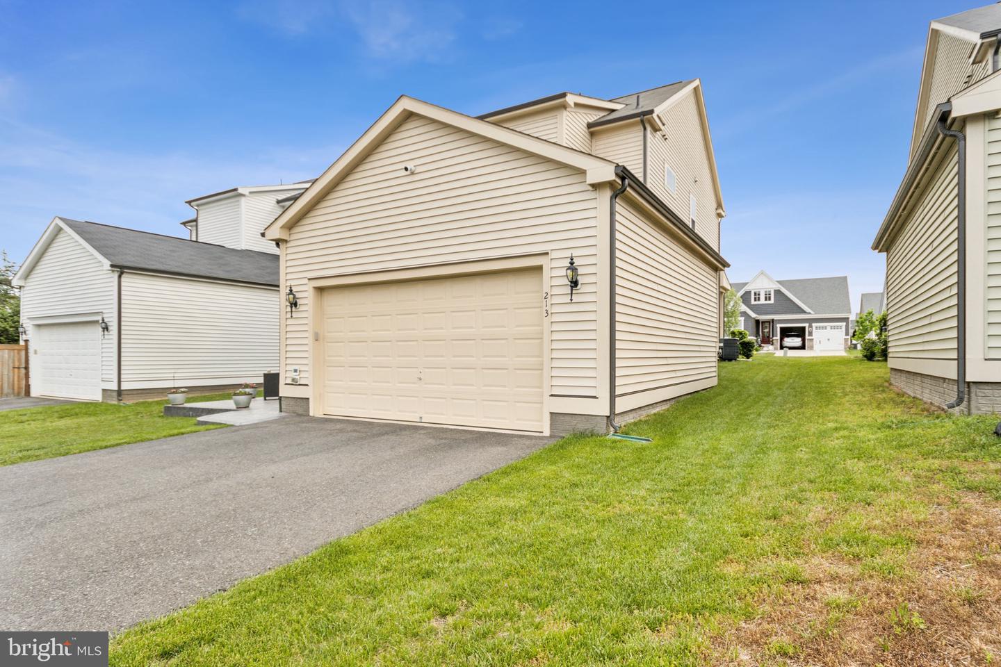 213 FOXGLOVE WAY, STAFFORD, Virginia 22554, 5 Bedrooms Bedrooms, ,3 BathroomsBathrooms,Residential,For sale,213 FOXGLOVE WAY,VAST2038740 MLS # VAST2038740