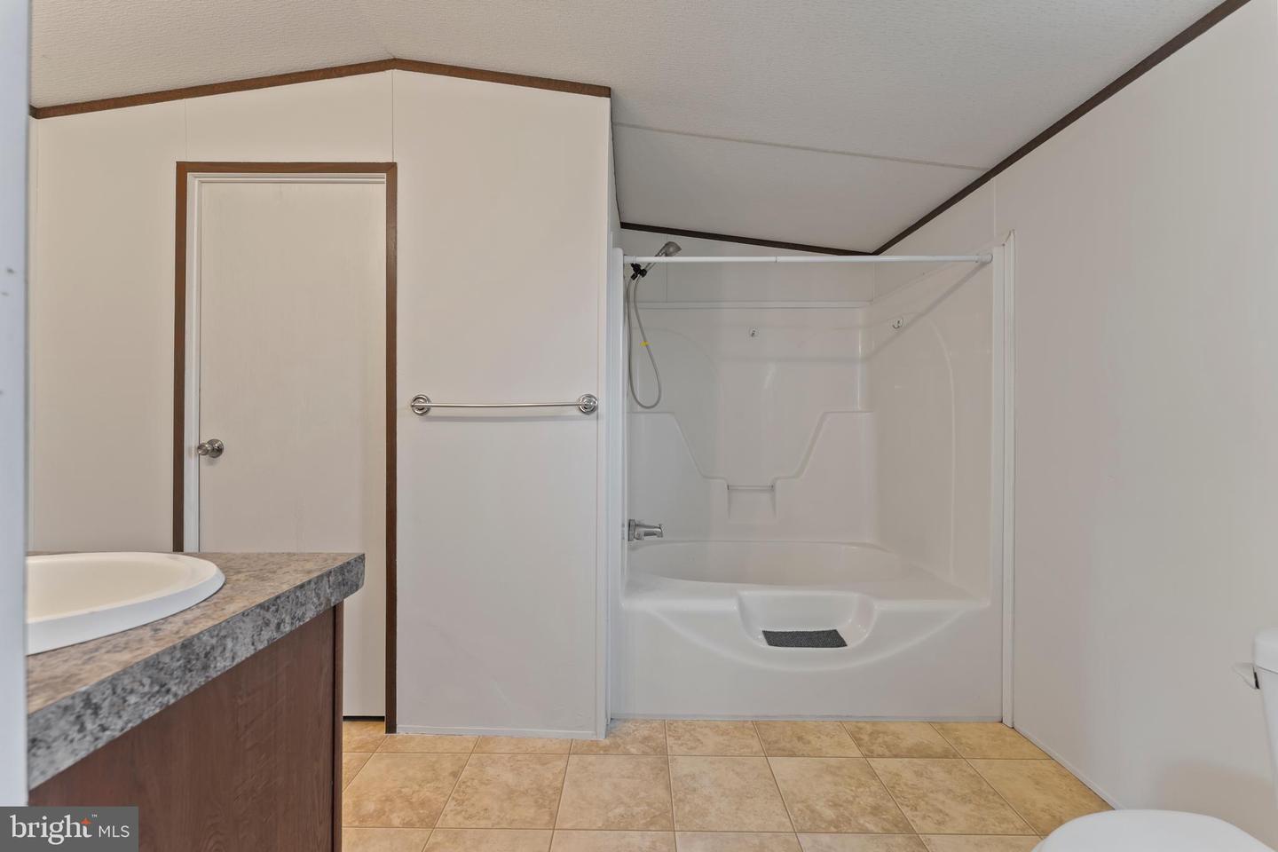 112 CLIFF CIRCLE, STAFFORD, Virginia 22554, 3 Bedrooms Bedrooms, ,2 BathroomsBathrooms,Residential,For sale,112 CLIFF CIRCLE,VAST2038750 MLS # VAST2038750
