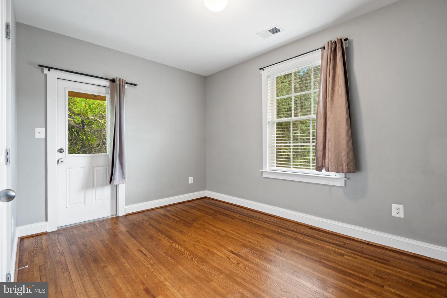105 S BLUE RIDGE AVE, CULPEPER, Virginia 22701, 3 Bedrooms Bedrooms, ,2 BathroomsBathrooms,Residential,For sale,105 S BLUE RIDGE AVE,VACU2010570 MLS # VACU2010570