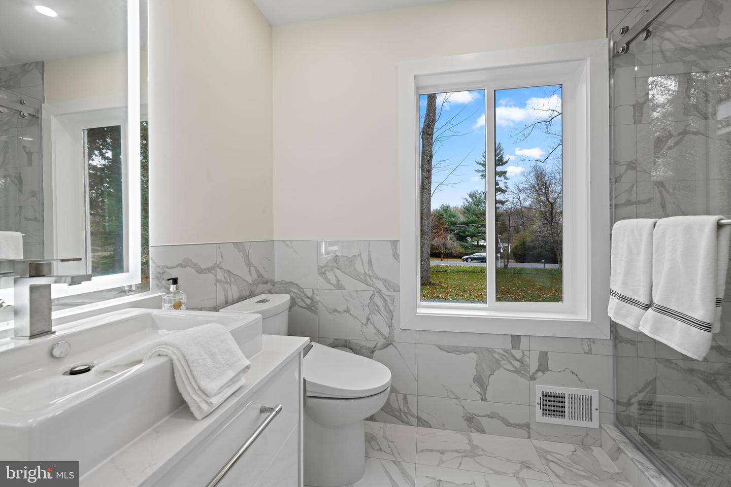 8355 ALVORD ST, MCLEAN, Virginia 22102, 6 Bedrooms Bedrooms, 7 Rooms Rooms,4 BathroomsBathrooms,Residential,For sale,8355 ALVORD ST,VAFX2240478 MLS # VAFX2240478