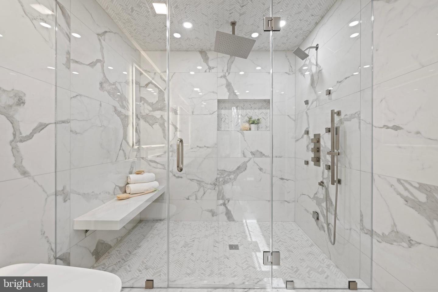 8355 ALVORD ST, MCLEAN, Virginia 22102, 6 Bedrooms Bedrooms, 7 Rooms Rooms,4 BathroomsBathrooms,Residential,For sale,8355 ALVORD ST,VAFX2240478 MLS # VAFX2240478