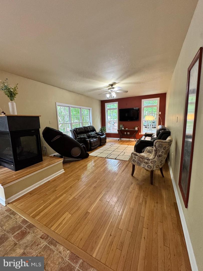 6609 TURKEY RUN DR, FREDERICKSBURG, Virginia 22407, 4 Bedrooms Bedrooms, ,3 BathroomsBathrooms,Residential,For sale,6609 TURKEY RUN DR,VASP2033100 MLS # VASP2033100