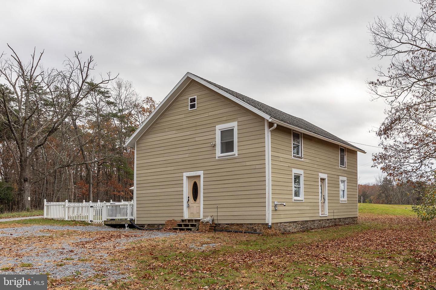 136 NELSONS CHAPEL LN, CROSS JUNCTION, Virginia 22625, 2 Bedrooms Bedrooms, ,1 BathroomBathrooms,Residential,For sale,136 NELSONS CHAPEL LN,VAFV2034126 MLS # VAFV2034126