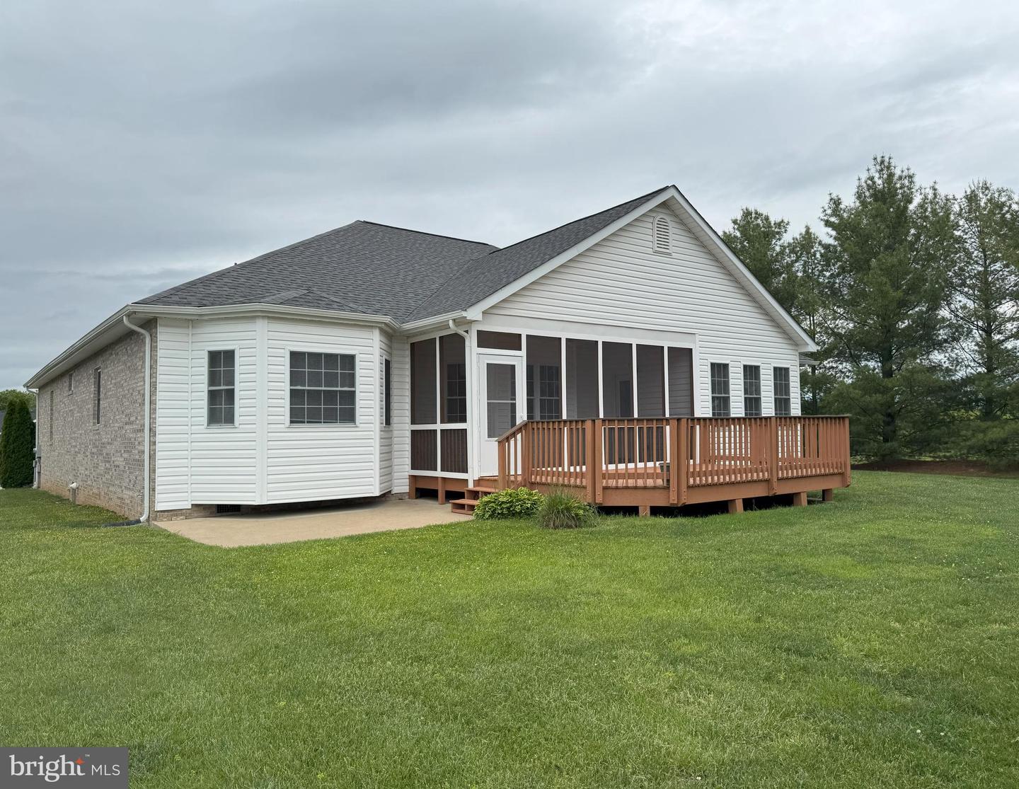 101 LATIGO CT, STEPHENS CITY, Virginia 22655, 3 Bedrooms Bedrooms, ,2 BathroomsBathrooms,Residential,For sale,101 LATIGO CT,VAFV2034128 MLS # VAFV2034128