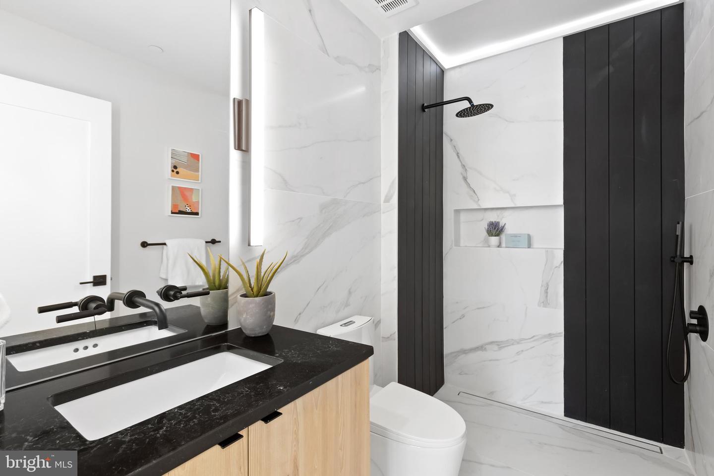 1208 M ST NW #41, WASHINGTON, District Of Columbia 20005, 2 Bedrooms Bedrooms, ,2 BathroomsBathrooms,Residential,For sale,1208 M ST NW #41,DCDC2200410 MLS # DCDC2200410