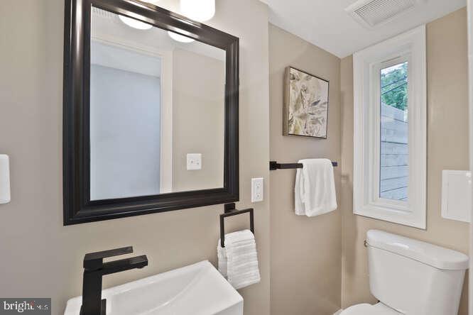 1632 RIDGE PL SE, WASHINGTON, District Of Columbia 20020, 3 Bedrooms Bedrooms, ,2 BathroomsBathrooms,Residential,For sale,1632 RIDGE PL SE,DCDC2200314 MLS # DCDC2200314