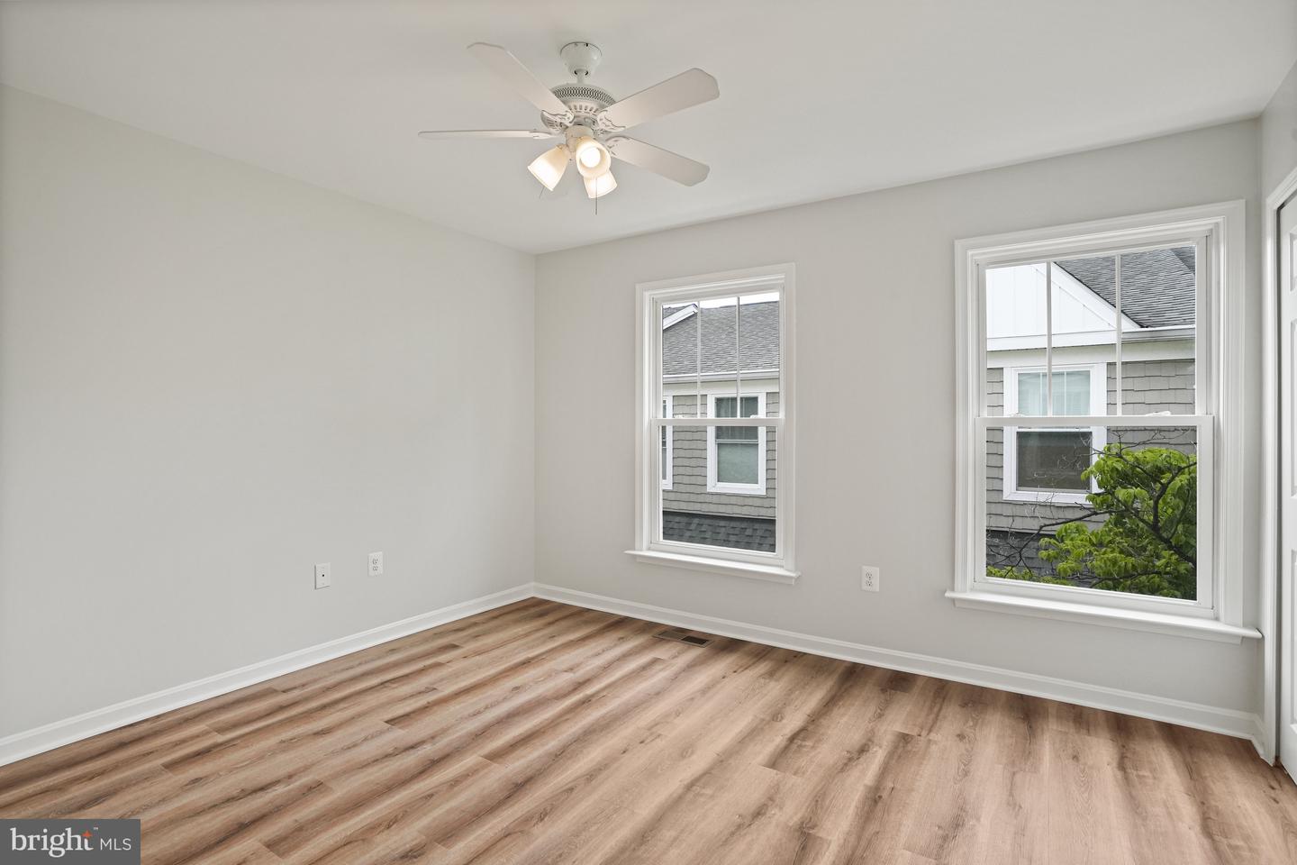 3823 9TH RD S, ARLINGTON, Virginia 22204, 2 Bedrooms Bedrooms, ,2 BathroomsBathrooms,Residential,For sale,3823 9TH RD S,VAAR2057404 MLS # VAAR2057404