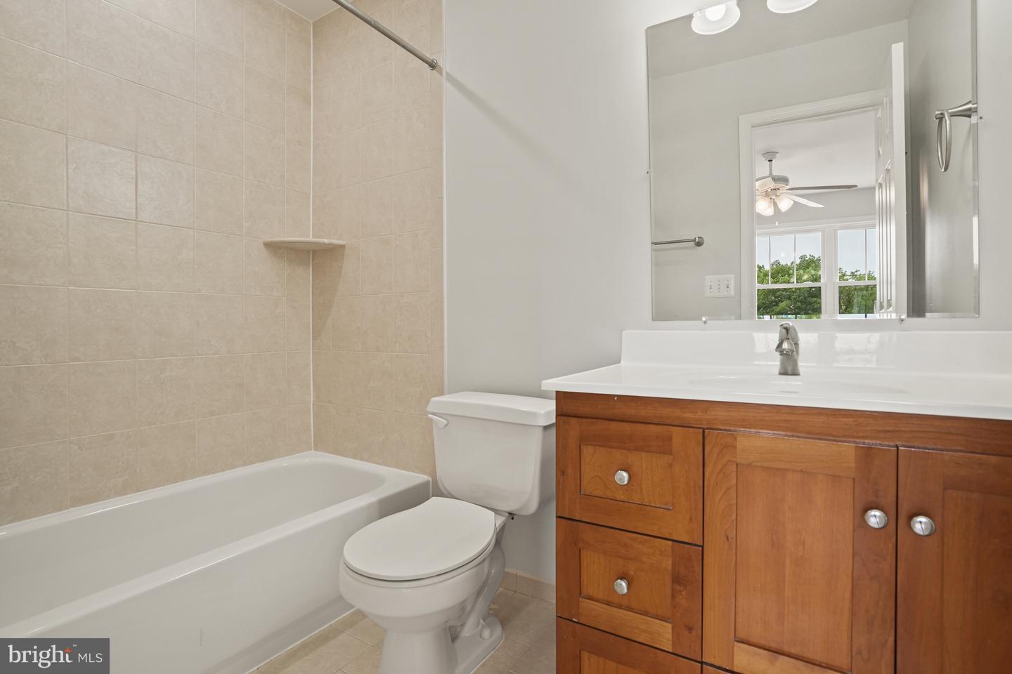 3823 9TH RD S, ARLINGTON, Virginia 22204, 2 Bedrooms Bedrooms, ,2 BathroomsBathrooms,Residential,For sale,3823 9TH RD S,VAAR2057404 MLS # VAAR2057404