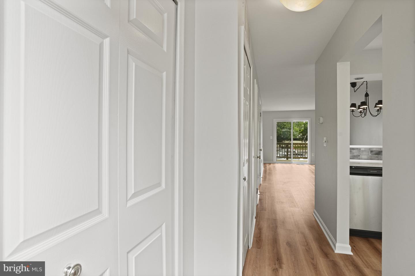 3823 9TH RD S, ARLINGTON, Virginia 22204, 2 Bedrooms Bedrooms, ,2 BathroomsBathrooms,Residential,For sale,3823 9TH RD S,VAAR2057404 MLS # VAAR2057404