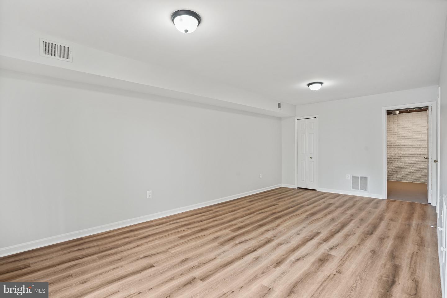 3823 9TH RD S, ARLINGTON, Virginia 22204, 2 Bedrooms Bedrooms, ,2 BathroomsBathrooms,Residential,For sale,3823 9TH RD S,VAAR2057404 MLS # VAAR2057404