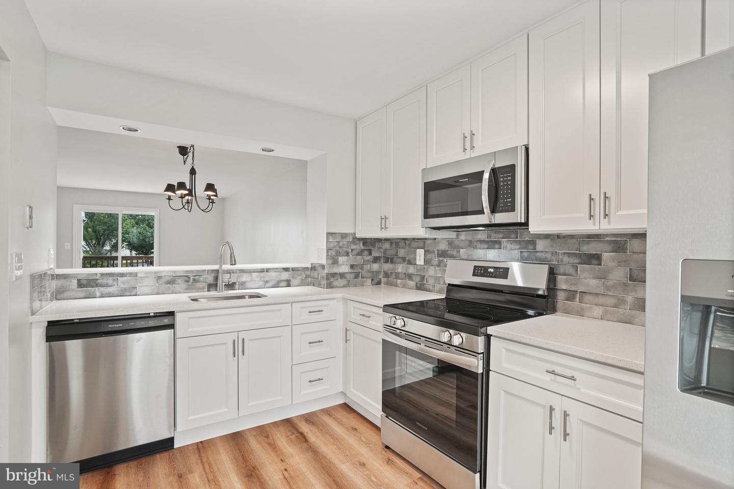3823 9TH RD S, ARLINGTON, Virginia 22204, 2 Bedrooms Bedrooms, ,2 BathroomsBathrooms,Residential,For sale,3823 9TH RD S,VAAR2057404 MLS # VAAR2057404