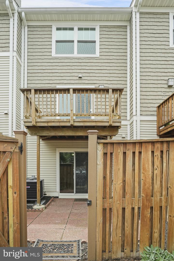 3823 9TH RD S, ARLINGTON, Virginia 22204, 2 Bedrooms Bedrooms, ,2 BathroomsBathrooms,Residential,For sale,3823 9TH RD S,VAAR2057404 MLS # VAAR2057404