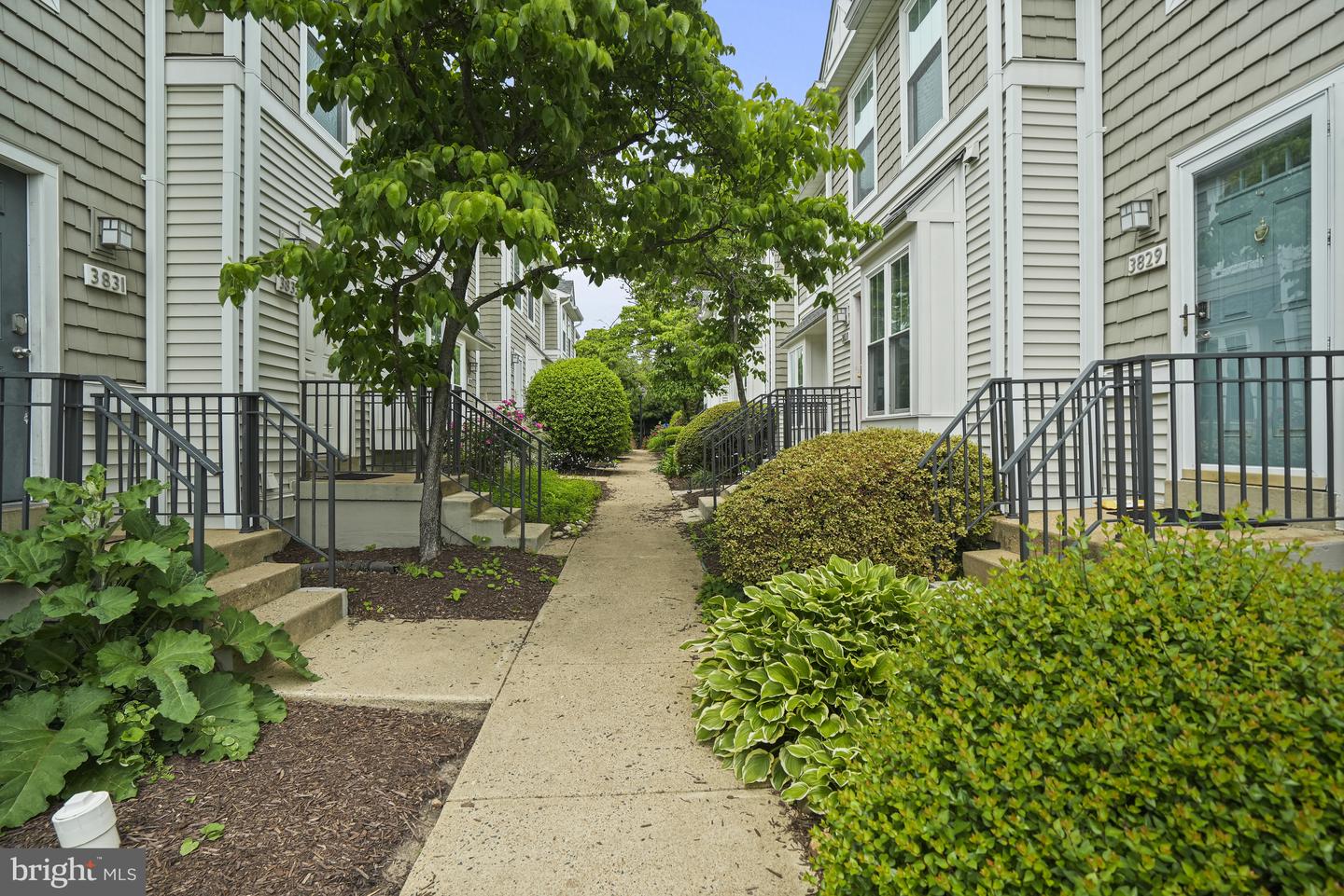 3823 9TH RD S, ARLINGTON, Virginia 22204, 2 Bedrooms Bedrooms, ,2 BathroomsBathrooms,Residential,For sale,3823 9TH RD S,VAAR2057404 MLS # VAAR2057404