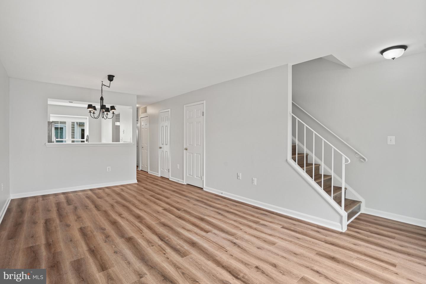 3823 9TH RD S, ARLINGTON, Virginia 22204, 2 Bedrooms Bedrooms, ,2 BathroomsBathrooms,Residential,For sale,3823 9TH RD S,VAAR2057404 MLS # VAAR2057404