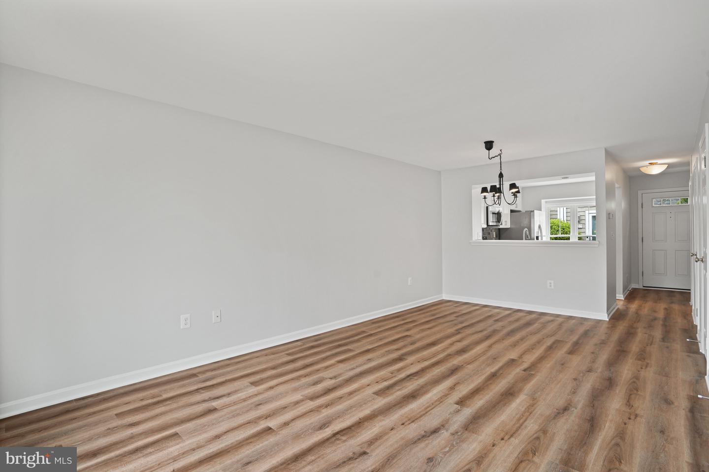 3823 9TH RD S, ARLINGTON, Virginia 22204, 2 Bedrooms Bedrooms, ,2 BathroomsBathrooms,Residential,For sale,3823 9TH RD S,VAAR2057404 MLS # VAAR2057404