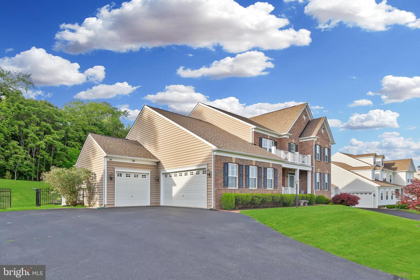 41708 WAKEHURST PL, LEESBURG, Virginia 20176, 5 Bedrooms Bedrooms, ,3 BathroomsBathrooms,Residential,For sale,41708 WAKEHURST PL,VALO2096276 MLS # VALO2096276
