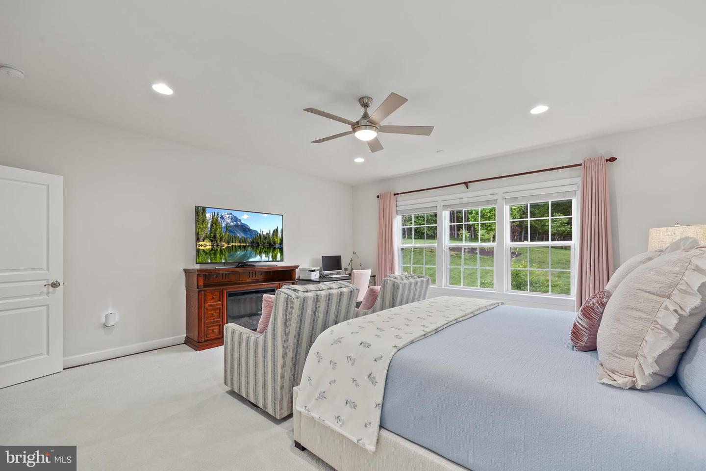 41708 WAKEHURST PL, LEESBURG, Virginia 20176, 5 Bedrooms Bedrooms, ,3 BathroomsBathrooms,Residential,For sale,41708 WAKEHURST PL,VALO2096276 MLS # VALO2096276