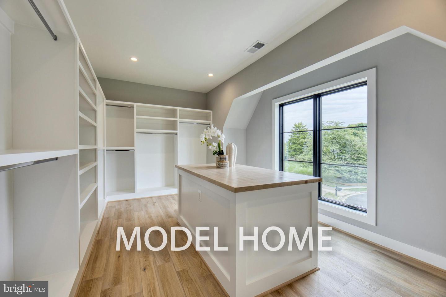 2239 HIGHLAND AVE, FALLS CHURCH, Virginia 22046, 7 Bedrooms Bedrooms, ,6 BathroomsBathrooms,Residential,For sale,2239 HIGHLAND AVE,VAFX2240564 MLS # VAFX2240564