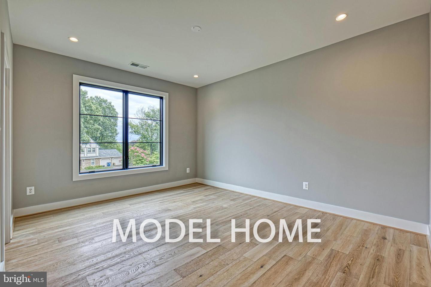 2239 HIGHLAND AVE, FALLS CHURCH, Virginia 22046, 7 Bedrooms Bedrooms, ,6 BathroomsBathrooms,Residential,For sale,2239 HIGHLAND AVE,VAFX2240564 MLS # VAFX2240564