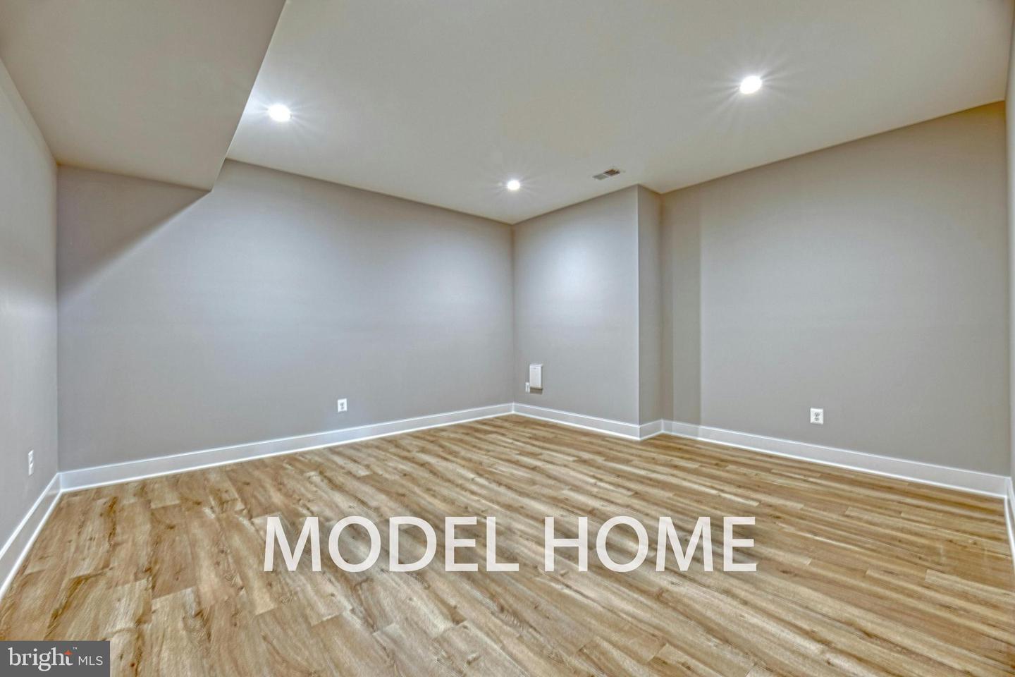 2239 HIGHLAND AVE, FALLS CHURCH, Virginia 22046, 7 Bedrooms Bedrooms, ,6 BathroomsBathrooms,Residential,For sale,2239 HIGHLAND AVE,VAFX2240564 MLS # VAFX2240564
