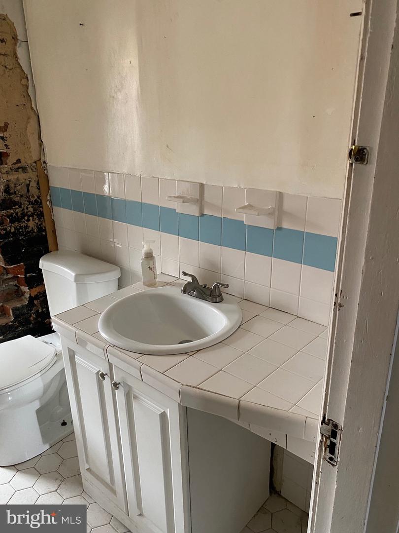 131 FLORIDA AVE NW, WASHINGTON, District Of Columbia 20001, 3 Bedrooms Bedrooms, ,1 BathroomBathrooms,Residential,For sale,131 FLORIDA AVE NW,DCDC2200440 MLS # DCDC2200440