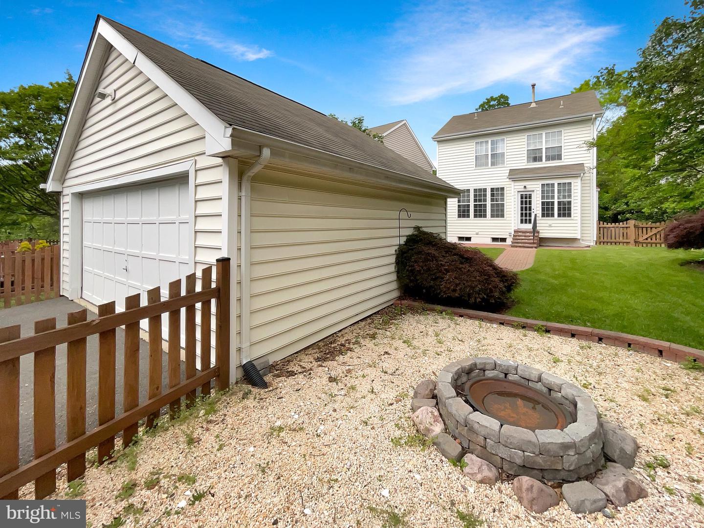 26124 FLINTONBRIDGE DR, CHANTILLY, Virginia 20152, 3 Bedrooms Bedrooms, ,2 BathroomsBathrooms,Residential,For sale,26124 FLINTONBRIDGE DR,VALO2096360 MLS # VALO2096360