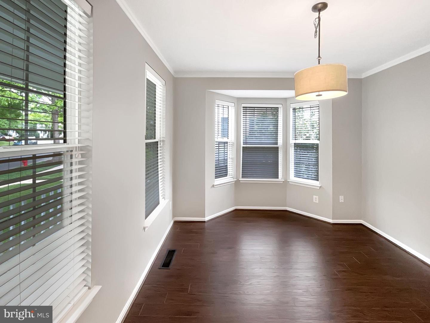 26124 FLINTONBRIDGE DR, CHANTILLY, Virginia 20152, 3 Bedrooms Bedrooms, ,2 BathroomsBathrooms,Residential,For sale,26124 FLINTONBRIDGE DR,VALO2096360 MLS # VALO2096360