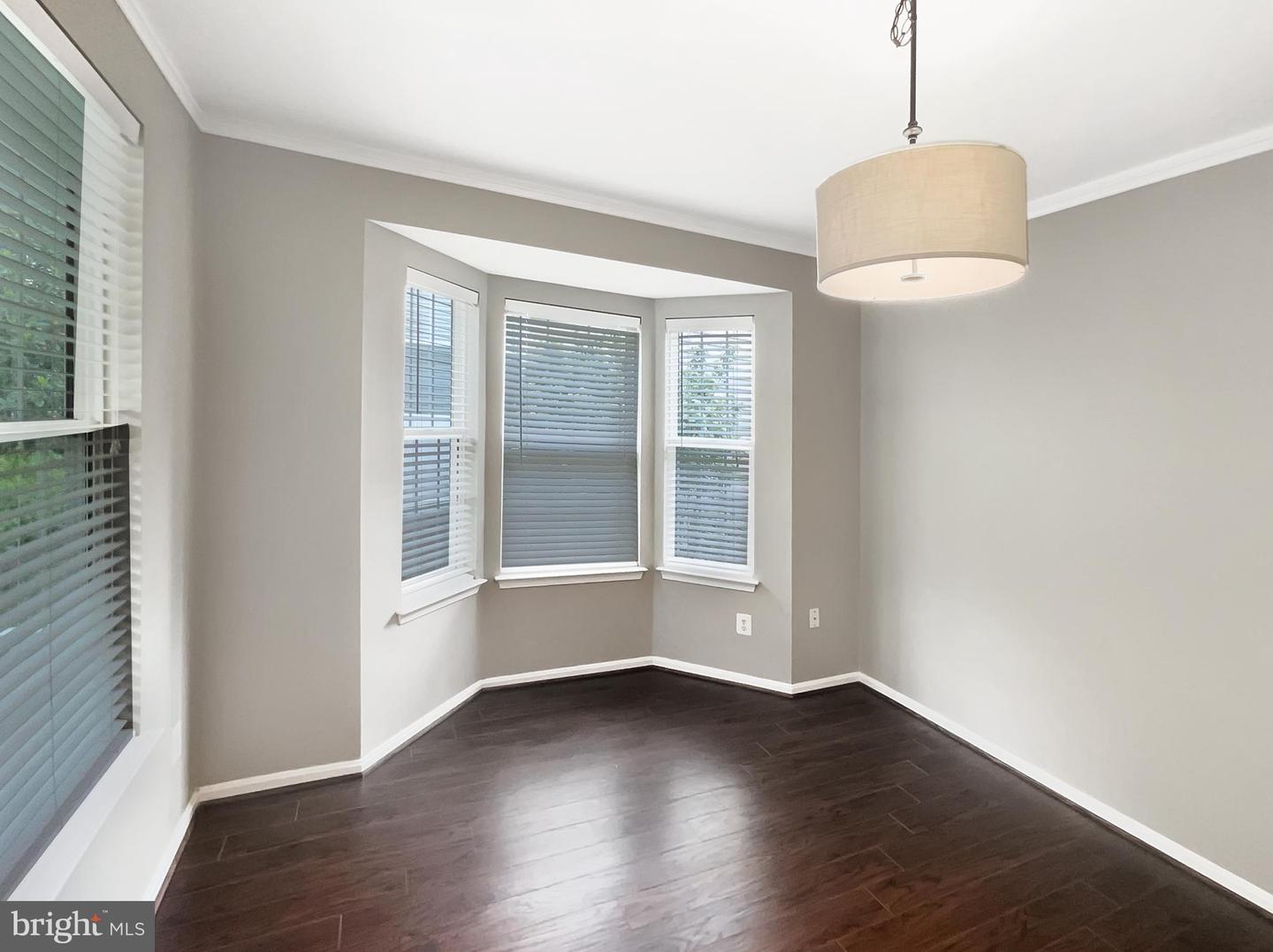 26124 FLINTONBRIDGE DR, CHANTILLY, Virginia 20152, 3 Bedrooms Bedrooms, ,2 BathroomsBathrooms,Residential,For sale,26124 FLINTONBRIDGE DR,VALO2096360 MLS # VALO2096360