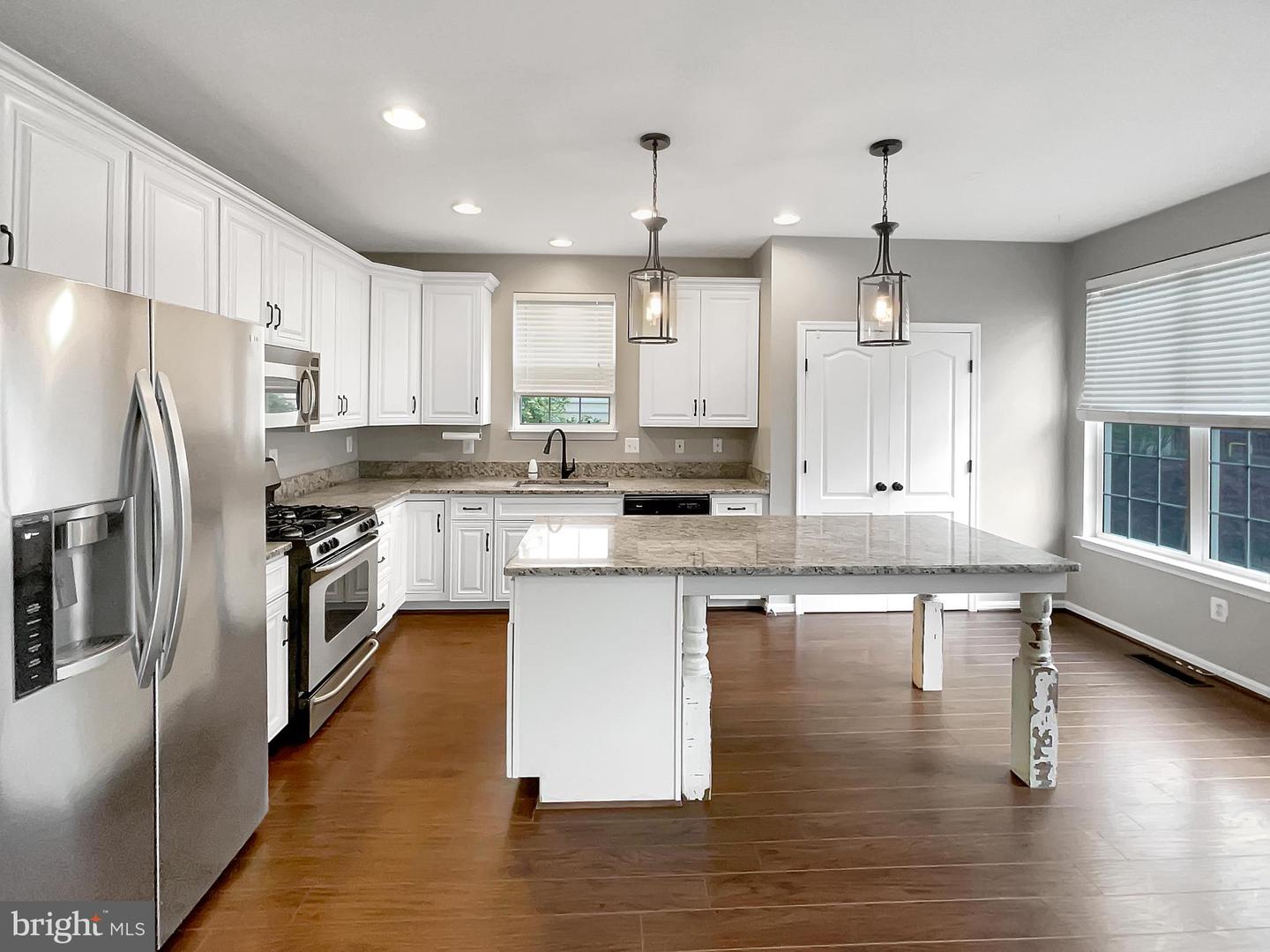 26124 FLINTONBRIDGE DR, CHANTILLY, Virginia 20152, 3 Bedrooms Bedrooms, ,2 BathroomsBathrooms,Residential,For sale,26124 FLINTONBRIDGE DR,VALO2096360 MLS # VALO2096360