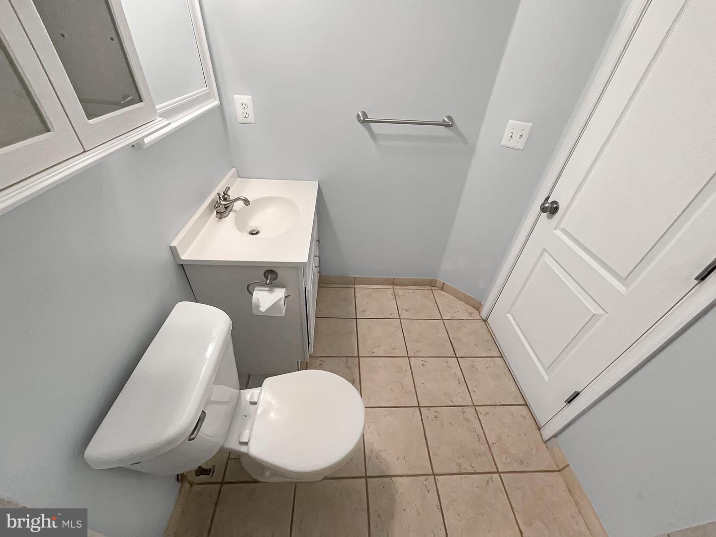 26124 FLINTONBRIDGE DR, CHANTILLY, Virginia 20152, 3 Bedrooms Bedrooms, ,2 BathroomsBathrooms,Residential,For sale,26124 FLINTONBRIDGE DR,VALO2096360 MLS # VALO2096360