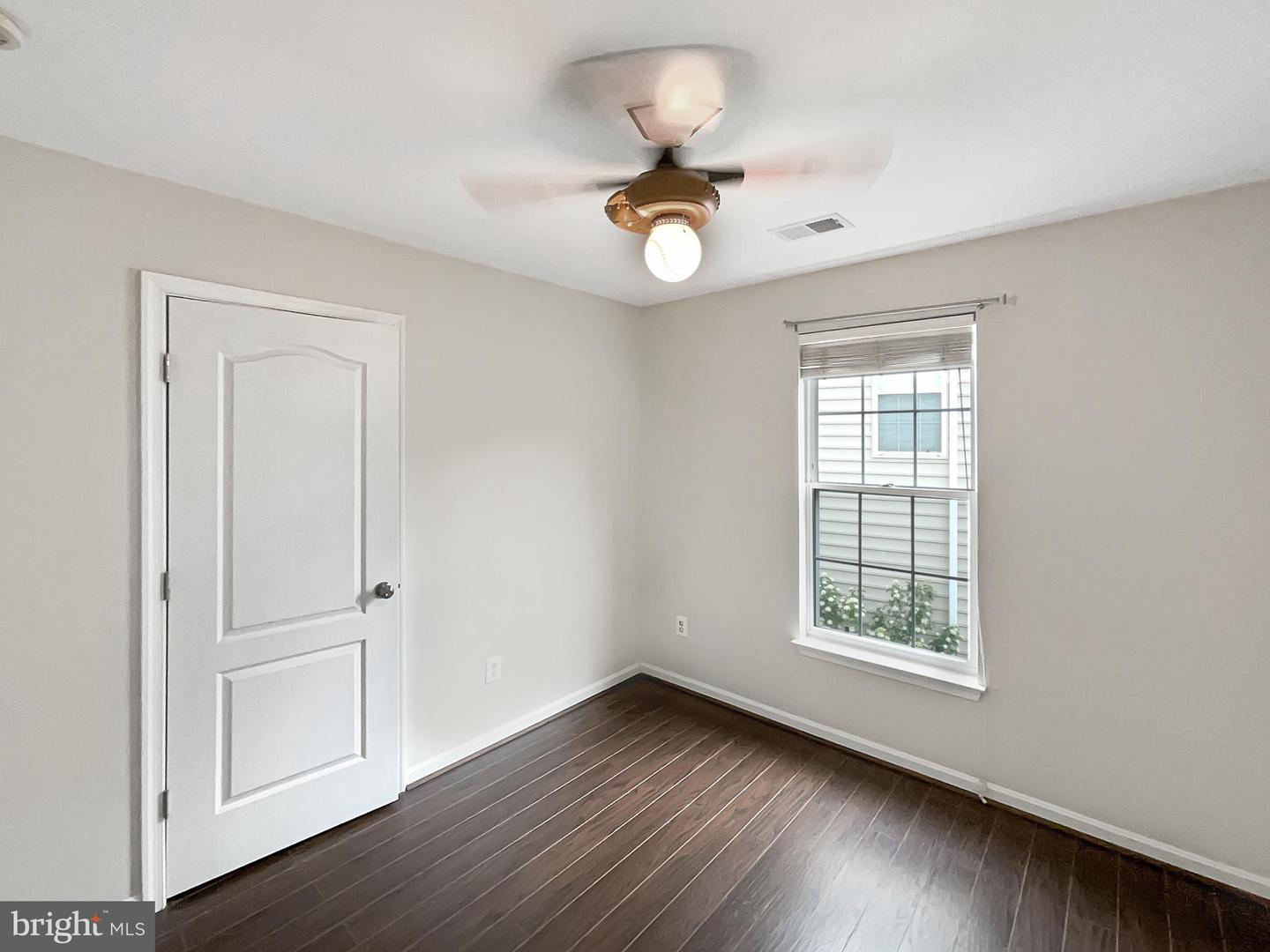 26124 FLINTONBRIDGE DR, CHANTILLY, Virginia 20152, 3 Bedrooms Bedrooms, ,2 BathroomsBathrooms,Residential,For sale,26124 FLINTONBRIDGE DR,VALO2096360 MLS # VALO2096360