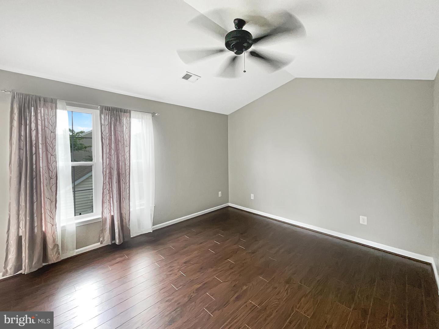 26124 FLINTONBRIDGE DR, CHANTILLY, Virginia 20152, 3 Bedrooms Bedrooms, ,2 BathroomsBathrooms,Residential,For sale,26124 FLINTONBRIDGE DR,VALO2096360 MLS # VALO2096360