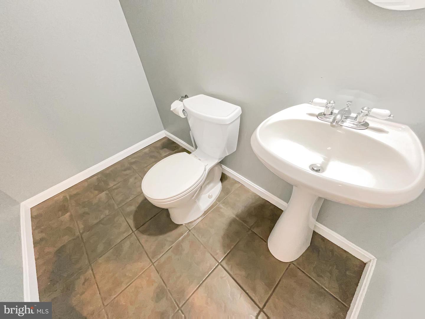 26124 FLINTONBRIDGE DR, CHANTILLY, Virginia 20152, 3 Bedrooms Bedrooms, ,2 BathroomsBathrooms,Residential,For sale,26124 FLINTONBRIDGE DR,VALO2096360 MLS # VALO2096360