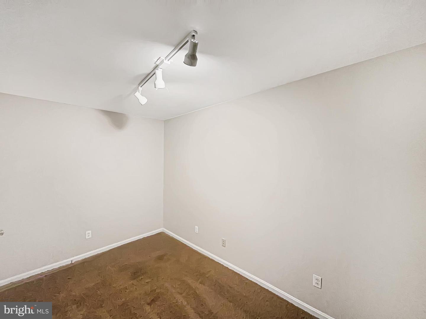 26124 FLINTONBRIDGE DR, CHANTILLY, Virginia 20152, 3 Bedrooms Bedrooms, ,2 BathroomsBathrooms,Residential,For sale,26124 FLINTONBRIDGE DR,VALO2096360 MLS # VALO2096360